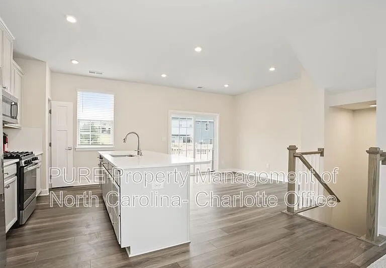 2140 Autumn Cyprus Ave — Photo 7