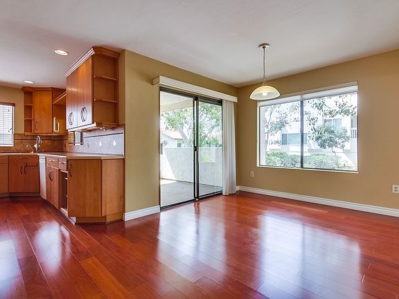 5th image of 4030 La Jolla Village Dr