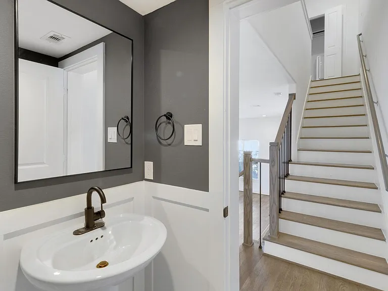 1526 Chestnut St — Photo 27
