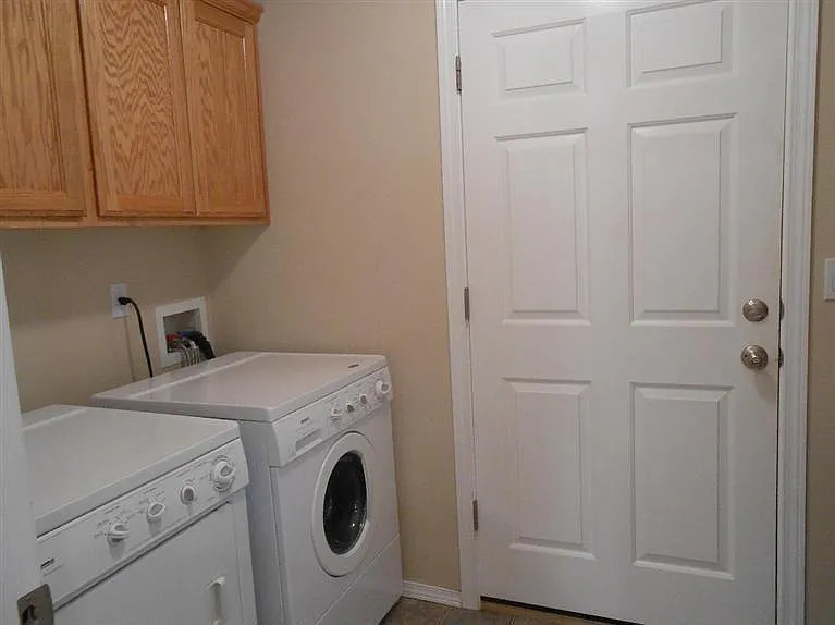 1672 SW Waterstone Dr — Photo 2