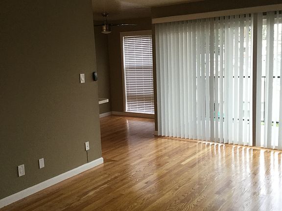 2nd image of 619 N San Mateo Dr APT 206