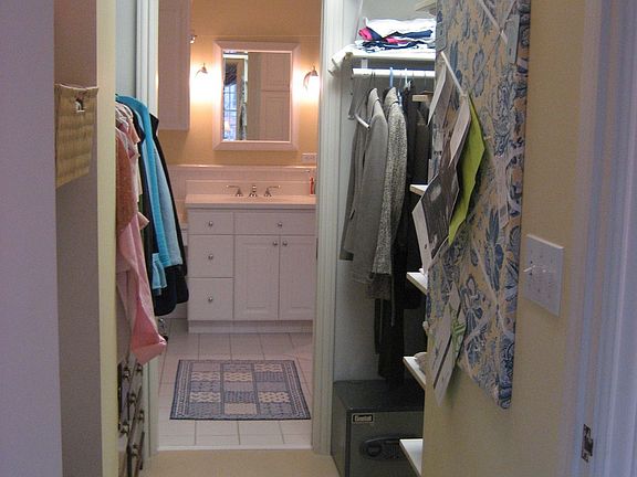 Master Suite - Walk-in Closet