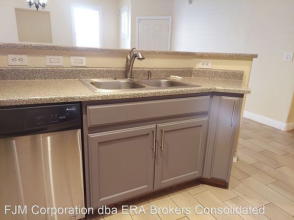 4th image of 5855 Valley Dr Unit 1104