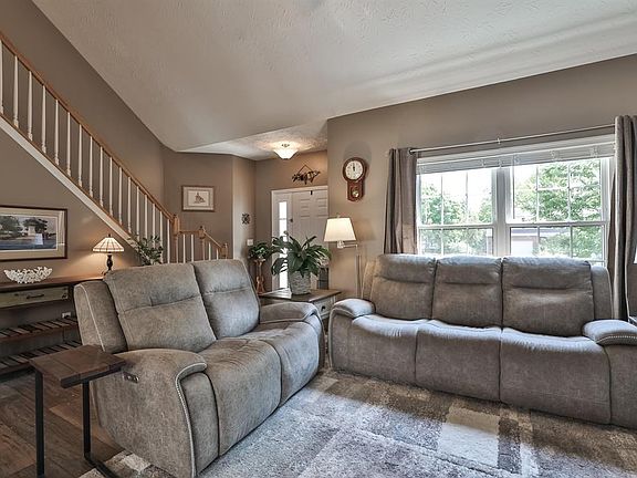 5th image of 1165 Poplar Hill Dr