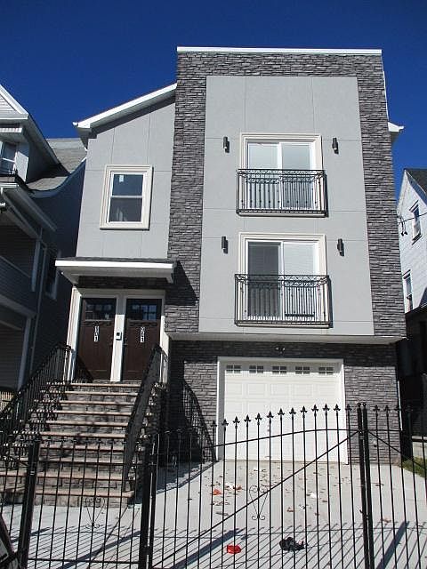 1st image of 901-903 S 16th St #1