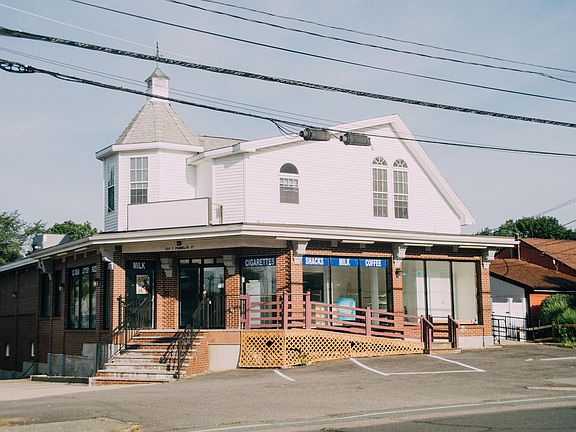2nd image of 204 S Franklin St #1