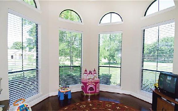 4th image of 4610 Peregrine Way