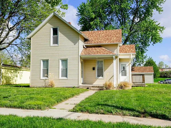 2002 Front St, Blair, NE 68008