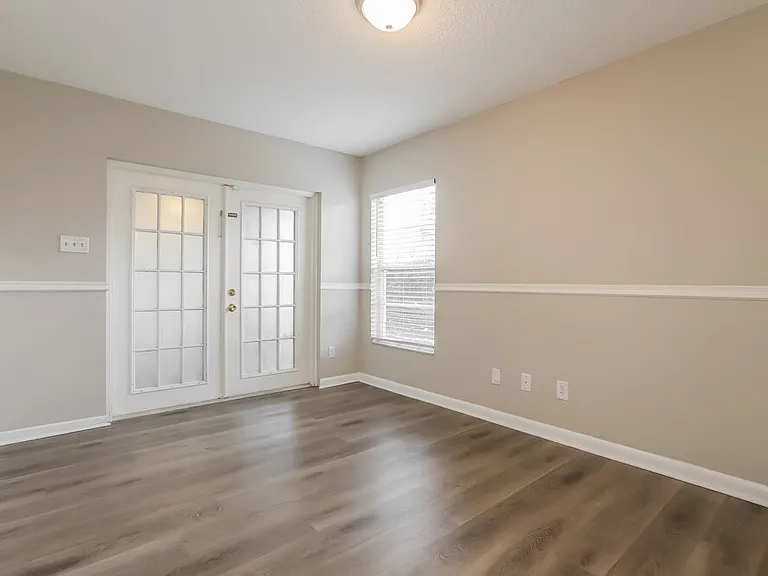 1521 Vernon Ct — Photo 14