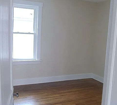 5th image of 2321 Sunset Ave