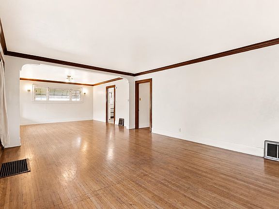 4th image of 808 E Mission Ave