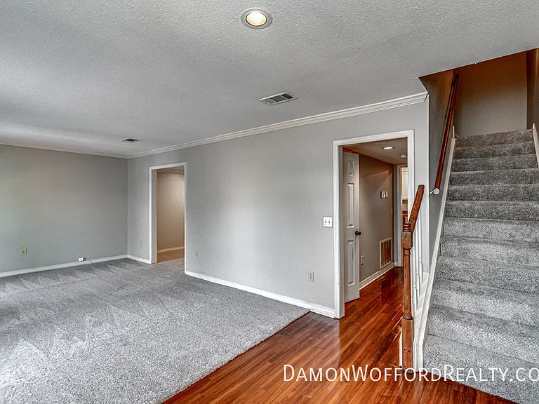 1435 Roxbury Ct — Photo 13