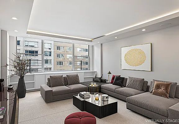 4th image of 201 E 62nd St APT 12D