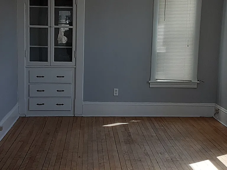 Dining Room with ceiling fan and heat pump