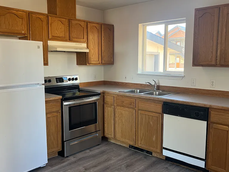 2211 N Airport Rd #4 — Photo 14