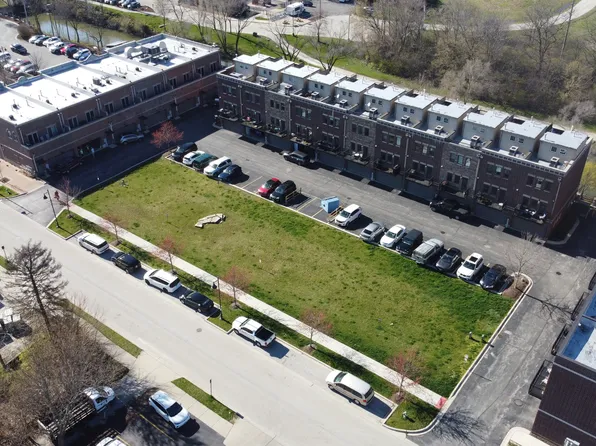 523 Talcott Ave, Lemont, IL 60439