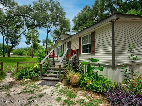 17438 Lawless Rd, Spring Hill, FL 34610