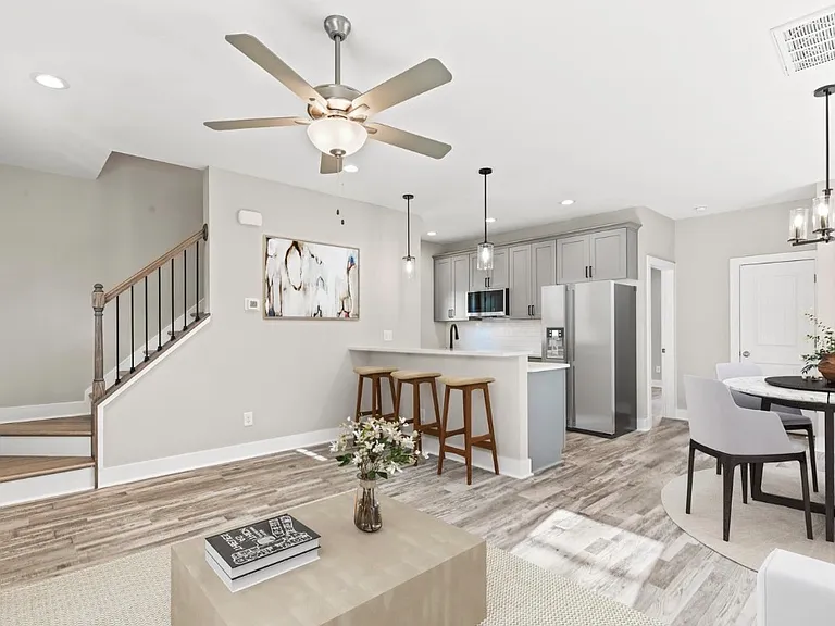 1107 Simmons St — Photo 11