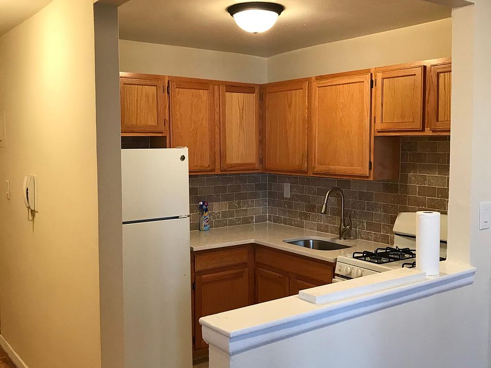 1st image of 1815 E 17th St APT 1N
