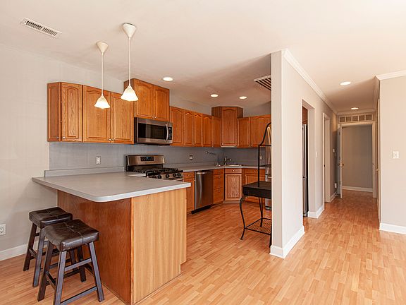 5th image of 1133 Royal Saint George Dr APT 201