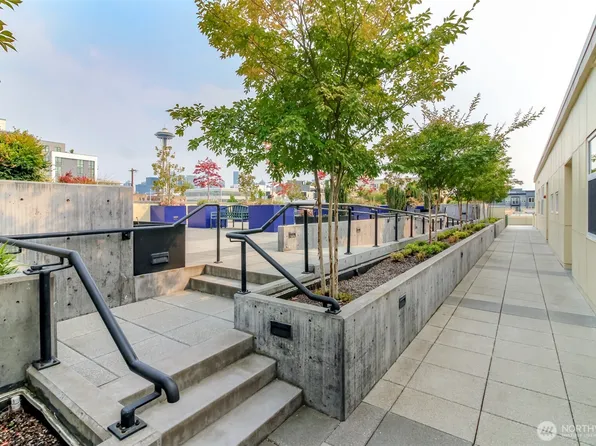 17 W Mercer Street #301, Seattle, WA 98119