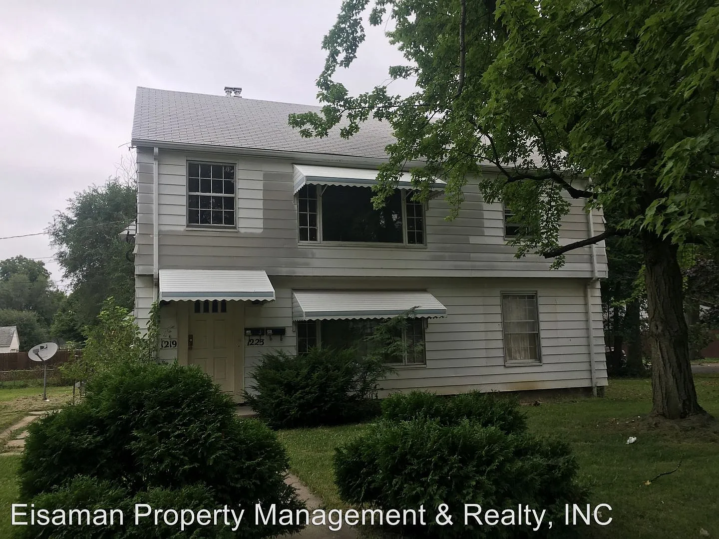 1219 E Rudisill Blvd photo 1