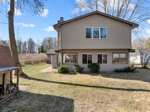 W4680 Swan Acre Dr, Cecil, WI 54111