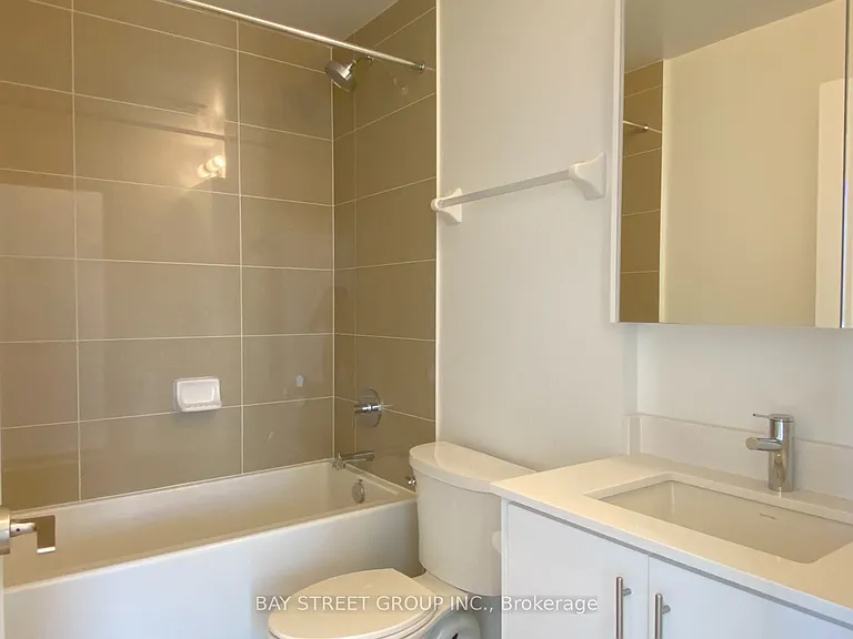 105 Oneida Cres #2205 — Photo 16