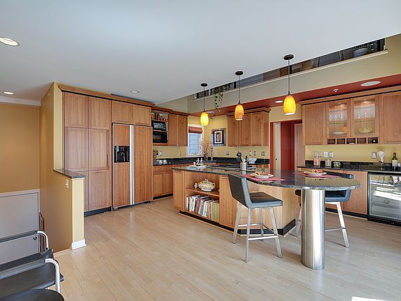 4th image of 2212 Fremont Ave S APT 3