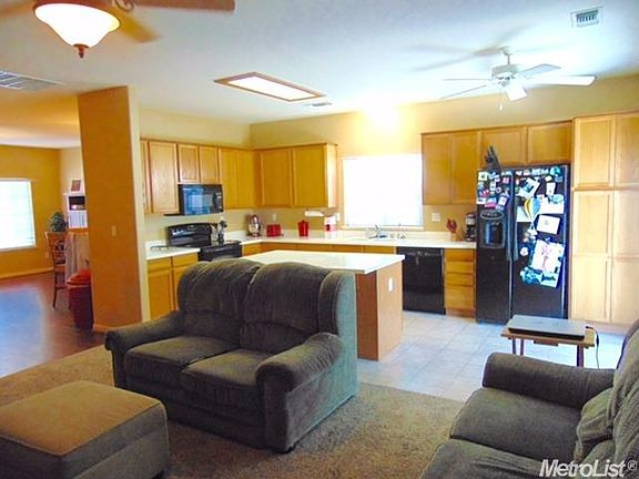 4th image of 1183 Alondra Dr