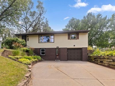 1716 County Road C E, Maplewood, MN, 55109