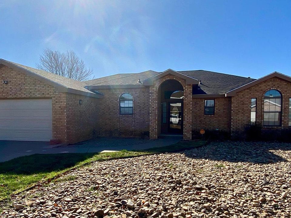 1st image of 3821 Benjamin Davis Dr