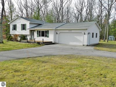 5660 Karlin Rd, Interlochen, MI, 49643