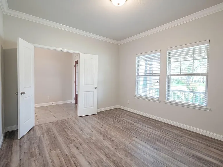 8206 Oxbow Manor Ln — Photo 11