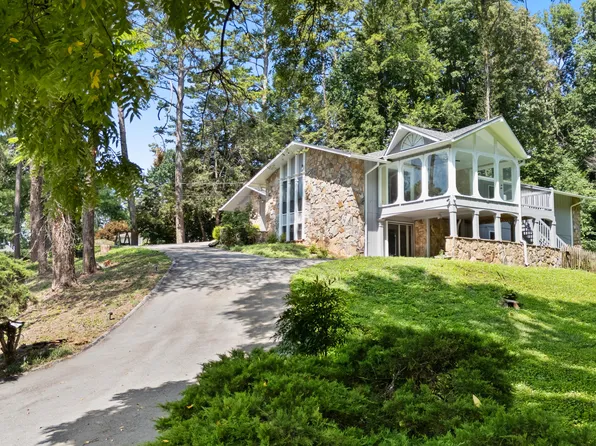 8129 Ainsworth Dr, Knoxville, TN 37909