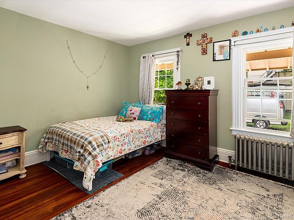 5th image of 126 Babbitt Road