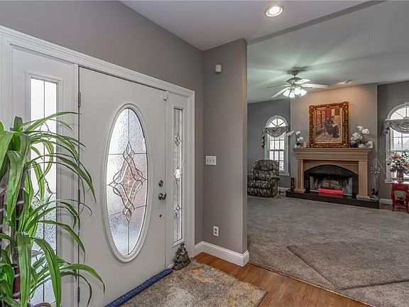 3rd image of 997 Bayside Dr