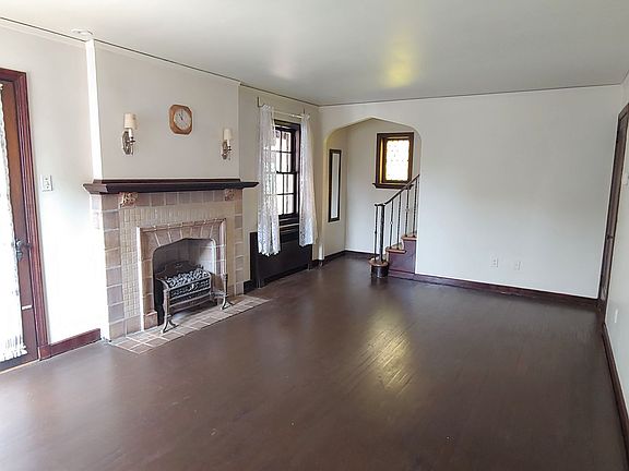 3rd image of 4010 Dalewood St