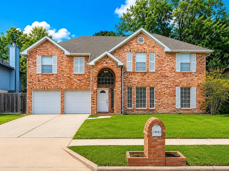 19002 Timber Way Dr — Photo 2