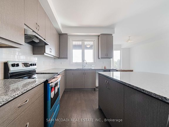 4th image of 3029 John McKay Blvd