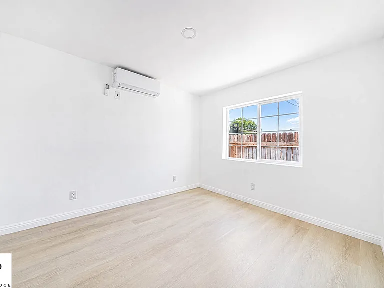 1428 W 59th St #3/4 — Photo 14