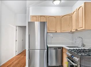426 W 48th St #2ER, New York, NY 10036