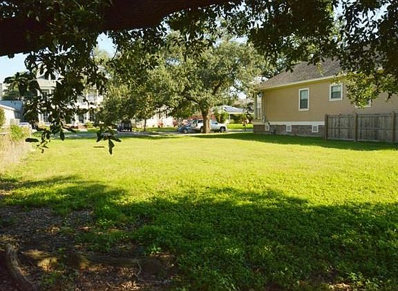 5th image of 232 Stafford Pl