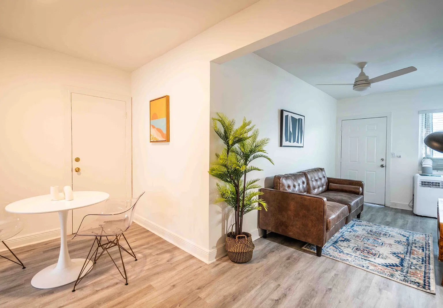 2 bed, 1.0 bath, 800 sqft, $2,000 — Photo 3