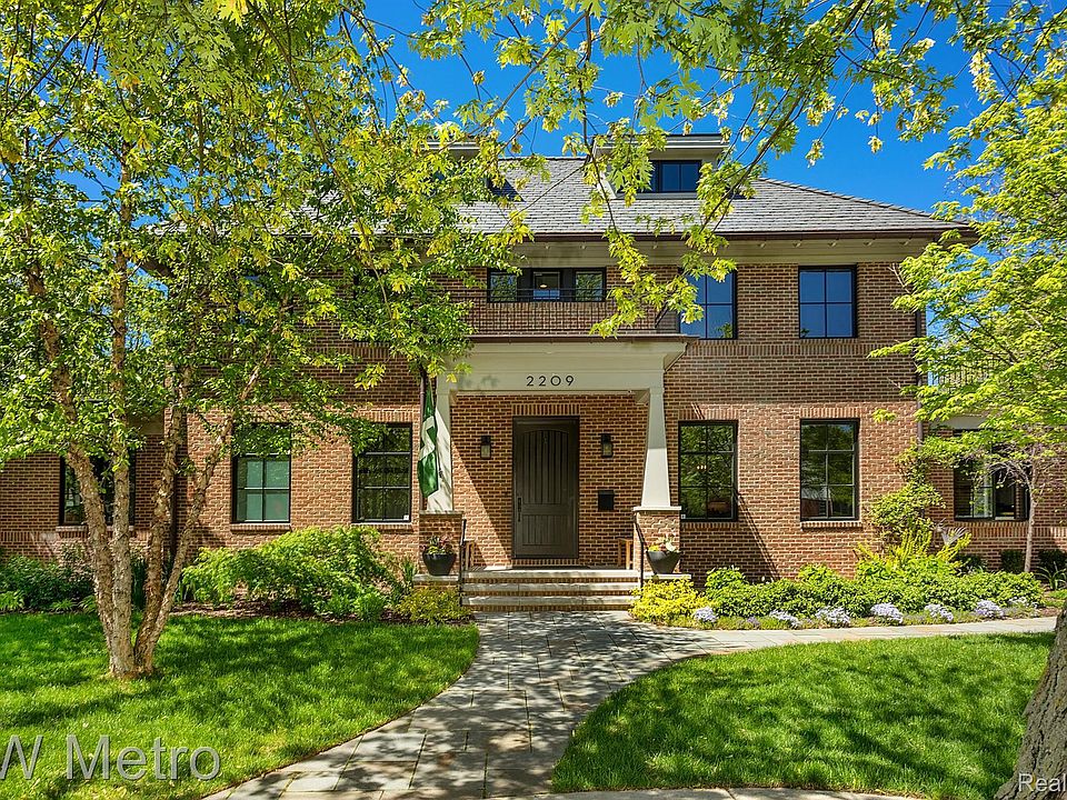 1st image of 2209 Vinsetta Blvd