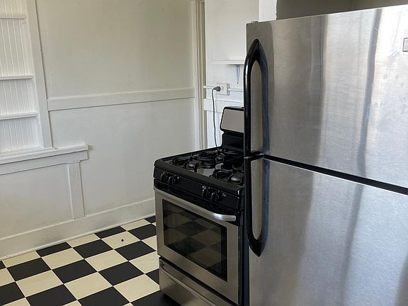 2nd image of 500 W Wilson Ave #1/2