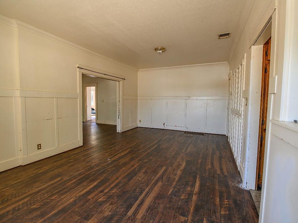 1st image of 3113 E Linwood Ave