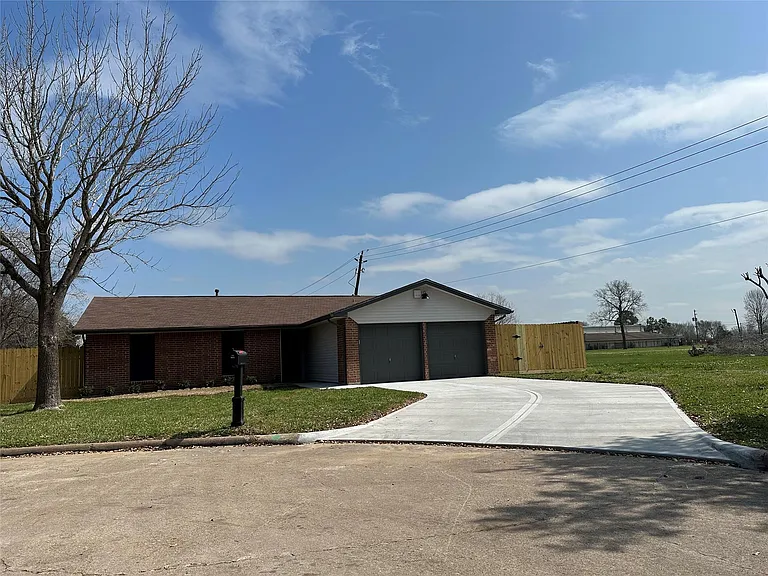 15935 Kenbrook Dr — Photo 15