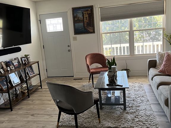 3rd image of 343 Donna Dr