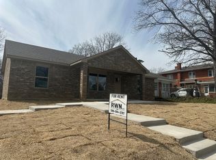 208 3rd Ave SW, Ardmore, OK 73401